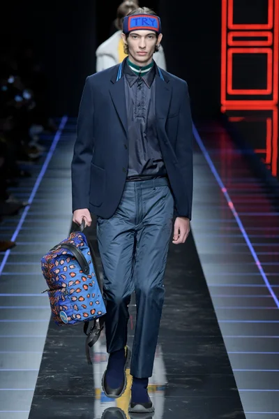 Look 43